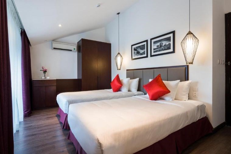 Family Suite with Pool & Garden view